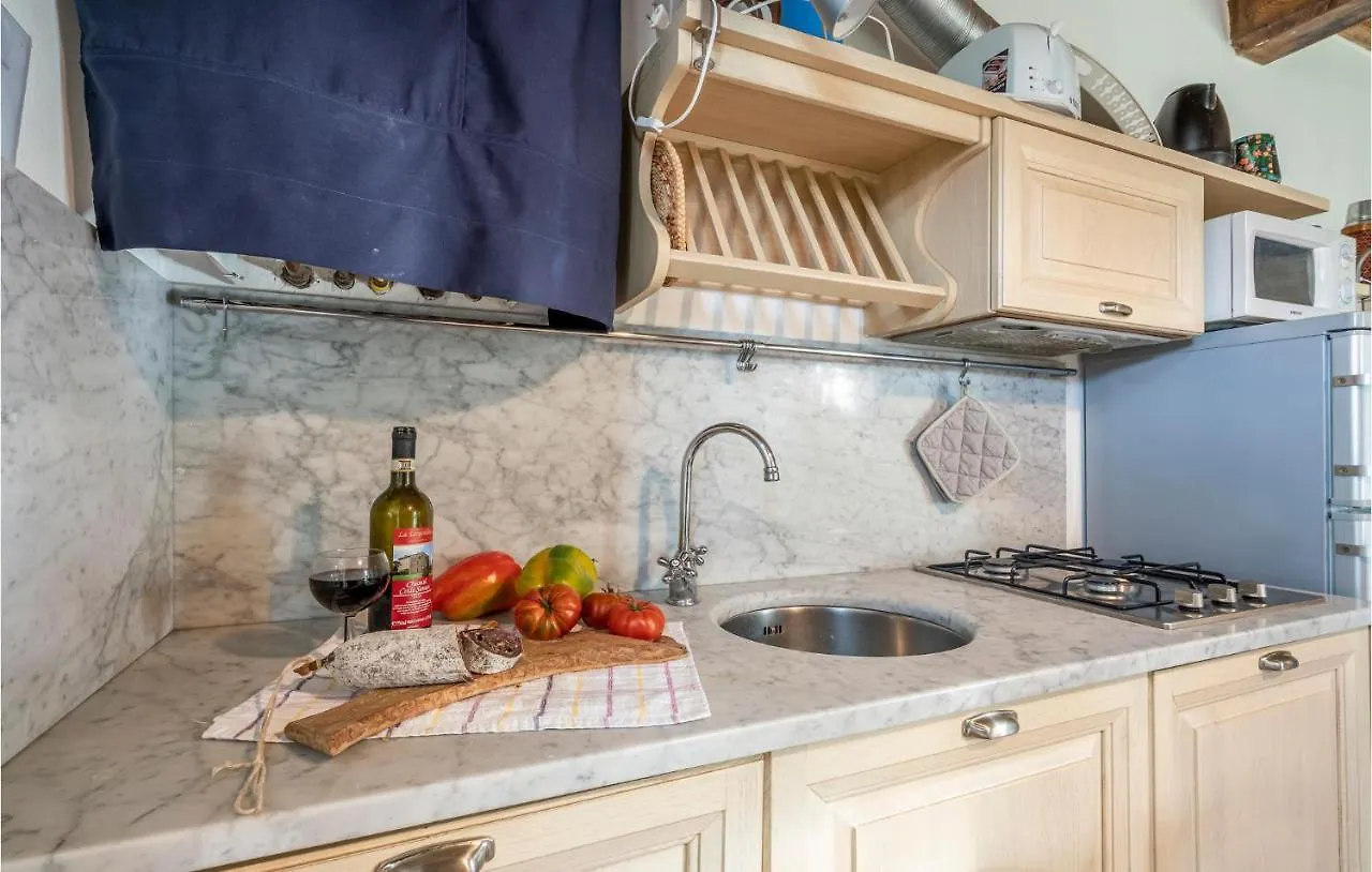 2 Bedroom Stunning Home In מונטאיונה בית נופש